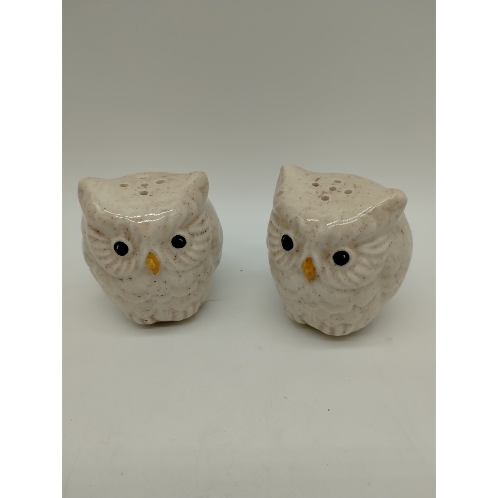 Pair Of Small Owl Salt And Pepper Shakers Ceramic W/Stoppers Fall Thanksgiving